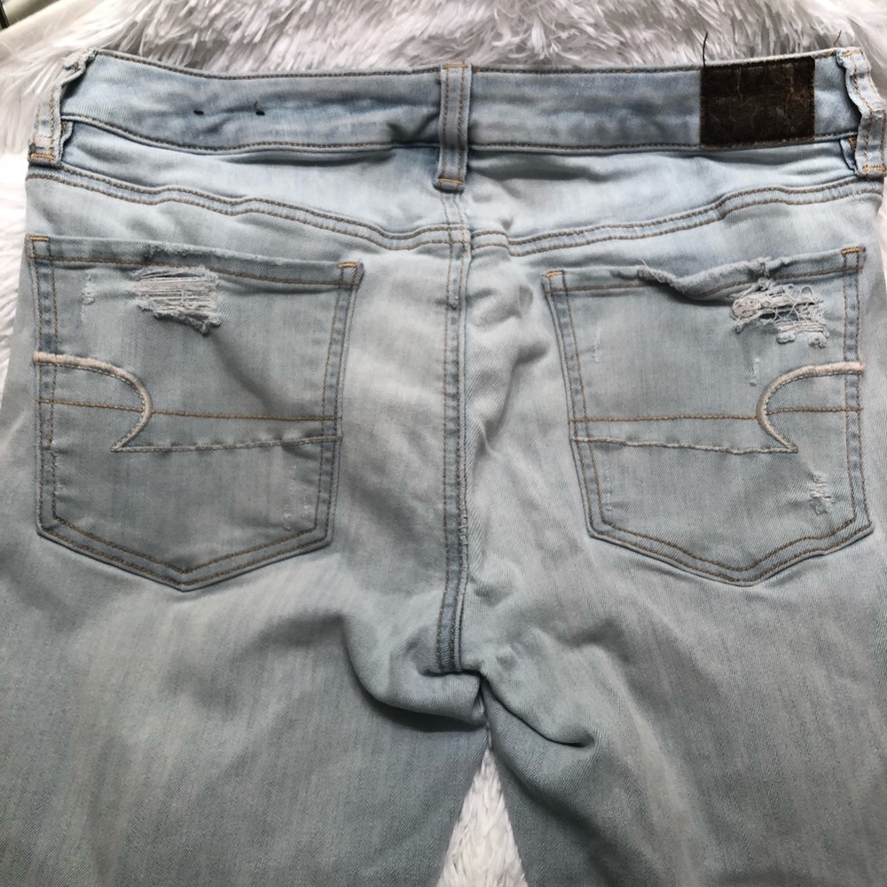 American Eagle distressed jegging